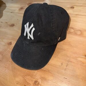 New York Yankees x MLB Black and White Cap